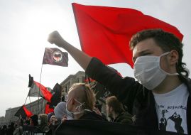 Участники акции ”Время брать свое!”