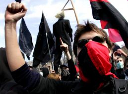 Участники акции ”Время брать свое!”