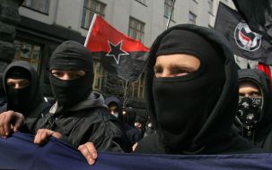 Участники акции ”Время брать свое!”