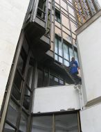 Розбиті вікна в будівлі президентського палацу Молдавії