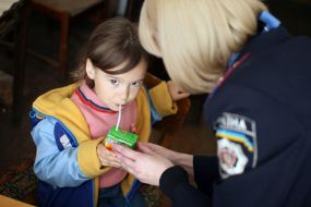 Girl which a father left in the bank «Nadra»