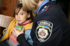 Girl which a father left in the bank «Nadra»