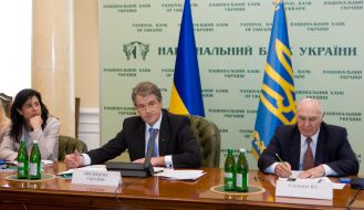 Viktor Yushchenko, Ceyla Pazarbasioglu and Vladimir Stelmakh