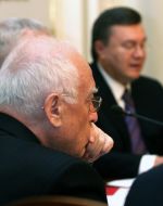 Viktor Yanukovich and Viktor Chernomyrdin