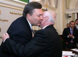 Viktor Yanukovich and Viktor Chernomyrdin