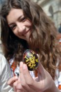 Participant of the master-class on the art of painted Easter eggs making