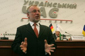 Yaroslav Kolesnik and Kshyshtof Kuzhbik