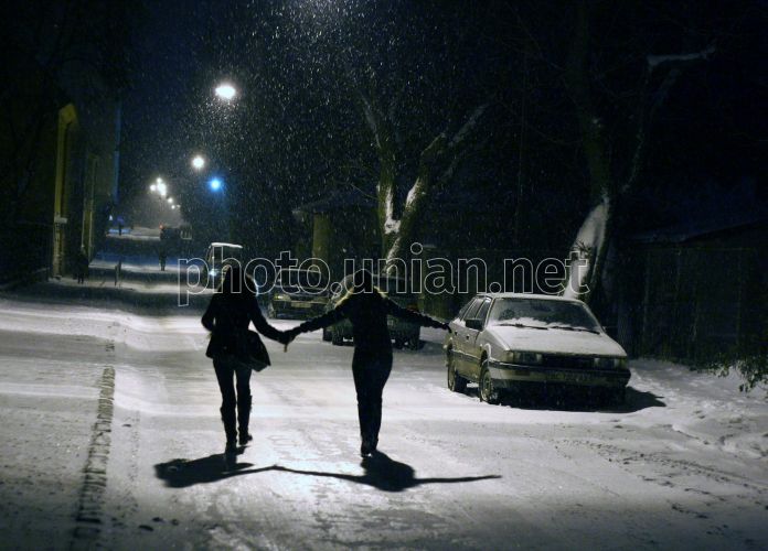 Секс с девушками на снегу (83 фото)