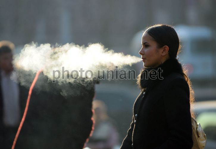 Картинки девушка с сигаретой (49 фото)