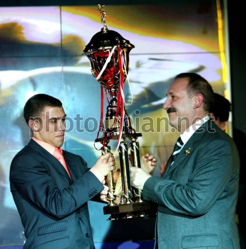 Photo news Lomachenko handed Val Barker Trophy UNIAN