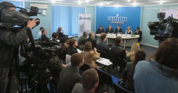 Press-conference participants