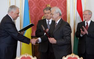 Vilmos Sabo,Yury Kostenko, Viktor Yushchenko and Laslo Shoyom