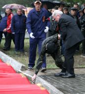 Перепоховання останків солдат