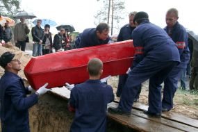 Перепоховання останків солдат