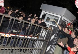 Collision between the opposition supporters and police employees