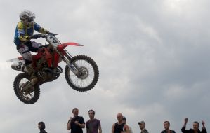 Competitioner on motocross