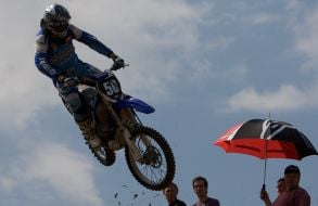 Competitioner on motocross