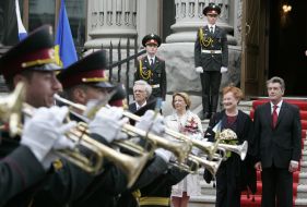 Viktor and YekaterinaYushchenko, Tarja Halonen and Pentti Arajarvi