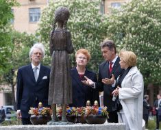 Viktor and YekaterinaYushchenko, Tarja Halonen and Pentti Arajarvi