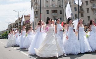 Brides parade in Zaporozhia