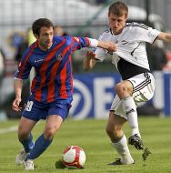 Dmytro Nevmyvaka and Lasha Dzakobia