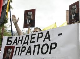 Placards with Stepan Bandera picture