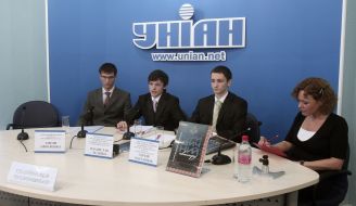 Антон Овчаренко, Владислав Телипко и Сергей Мартынюк