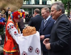 Aleksandr Kvasnevsky and Leonid Kuchma