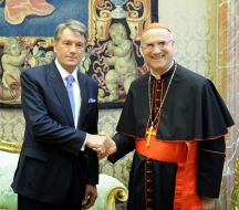 Tarcisio Bertone and Viktor Yushchenko