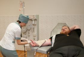 Сдача крови духовенством Запорожской епархии