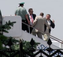 Константин Затулин в аэропорту в Симферополе