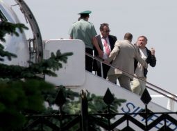 Константин Затулин в аэропорту в Симферополе