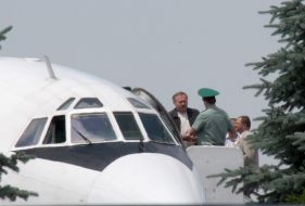 Константин Затулин в аэропорту в Симферополе