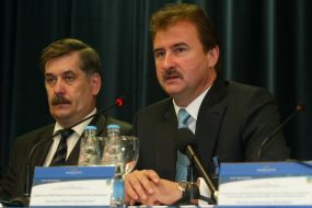 Aleksandr Popov and Aleksandr Mazurchak