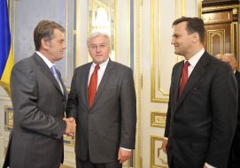 Viktor Yushchenko, Frank-Walter Steinmeier and Rodoslav Sikorskiy
