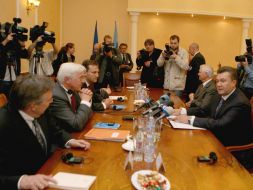 Viktor Yanukovich, Frank-Walter Steinmeier and Rodoslav Sikorskiy