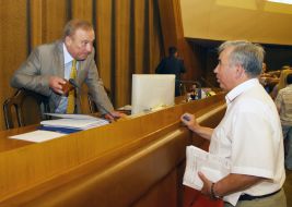 Mikhail Bakharev and Vyacheslav Zakharov