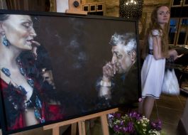 Visitor of pictures exhibition