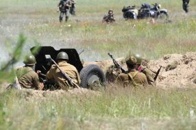 Participants of the first day of Great Patriotic war reconstruction