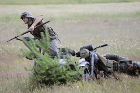 Participants of the first day of Great Patriotic war reconstruction