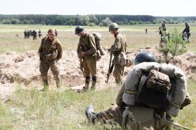 Participants of the first day of Great Patriotic war reconstruction