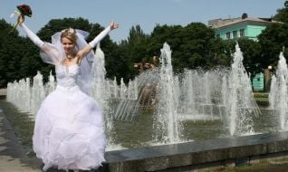 Учасниця костюмованого шоу «Карнавал кохання»