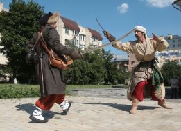 Учасники військово-історичного костюмованого шоу