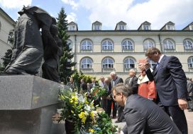 Wreath-laying ceremony
