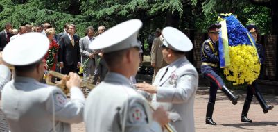 Wreath-laying ceremony