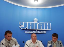 Pavel Portyanko, Roman Denisyuk and Yaroslav Grizodub