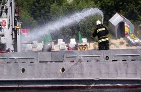 A fire-rescue cutter is ”Otvazhniy”
