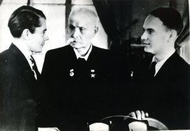 Evgeny Paton with his childs Vladimir and Boris