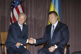 Джозеф Байден та Віктор Янукович