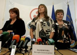 Viktoriya Mamontova, Tatyana Mikhaylova and Nina Karpacheva